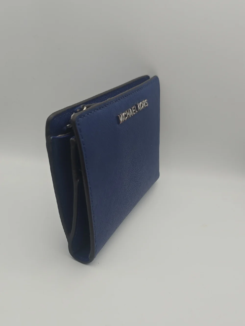 Michael Kors Dark Navy Saffiano Leather Compact Wallet W Silver Hardware(EUC) ๐ - Picture 4 of 9